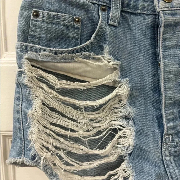 Carmar Distressed Denim High Rise Jean Shorts Sz 27 - Picture 10 of 15